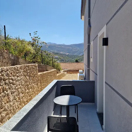 Apelistra Guest house 4*